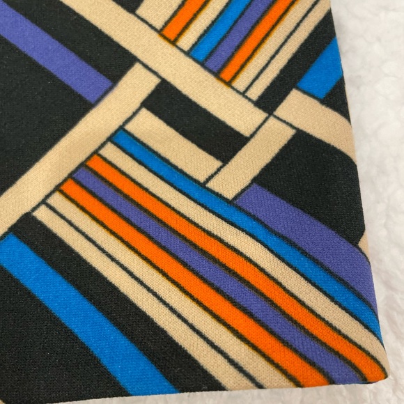 Fabulous vintage button down sleeveless top - Picture 2 of 10